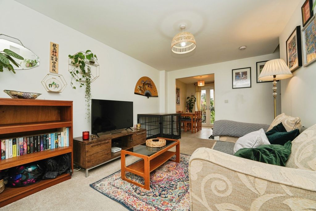 Property photo 3 of 17 Photo