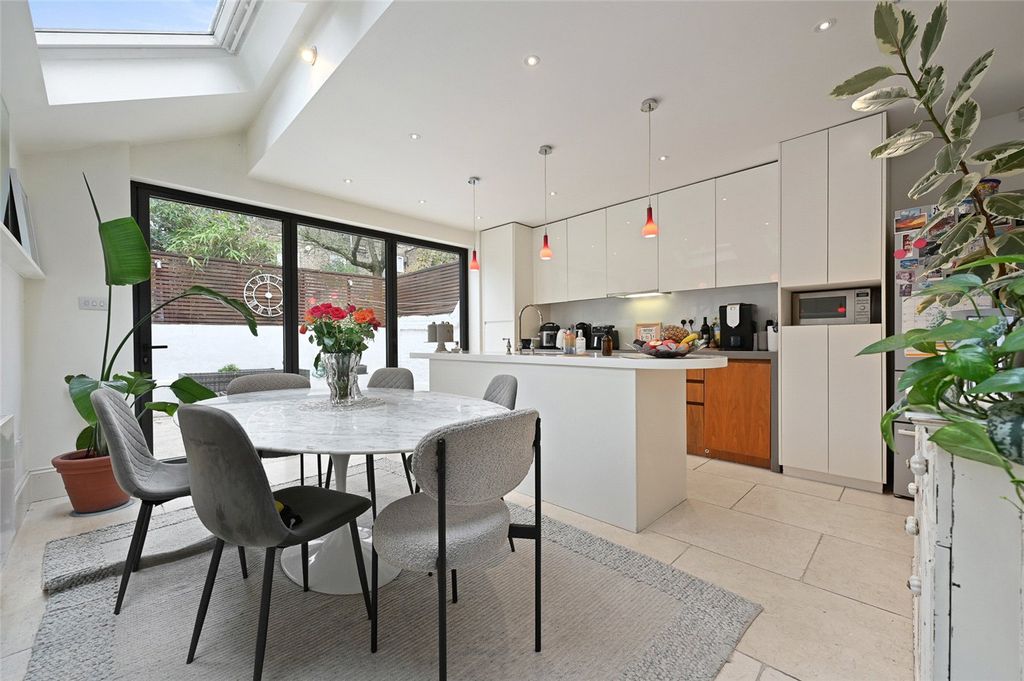 Property photo 3 of 14 Picture No. 25