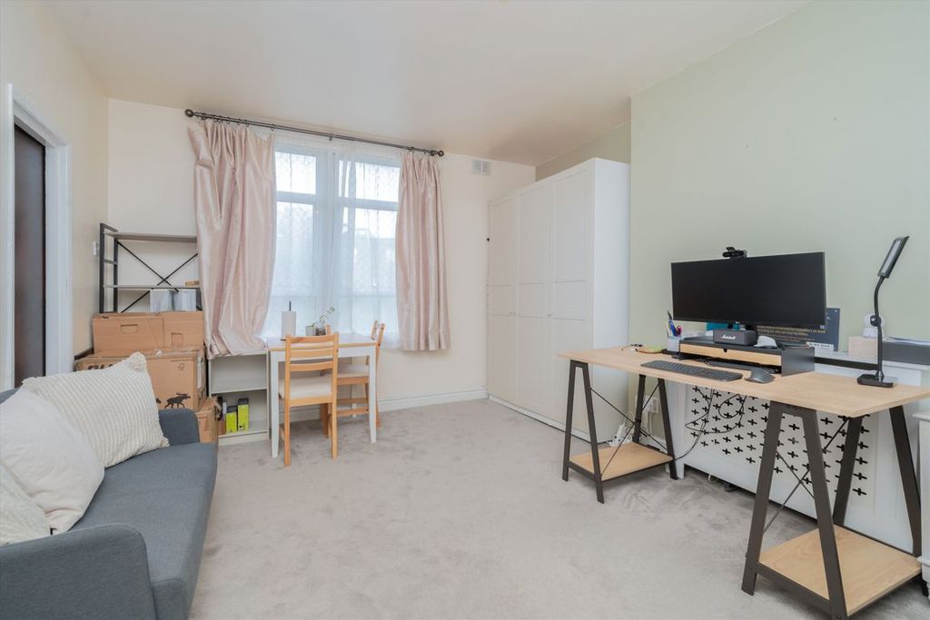 Property photo 2 of 3