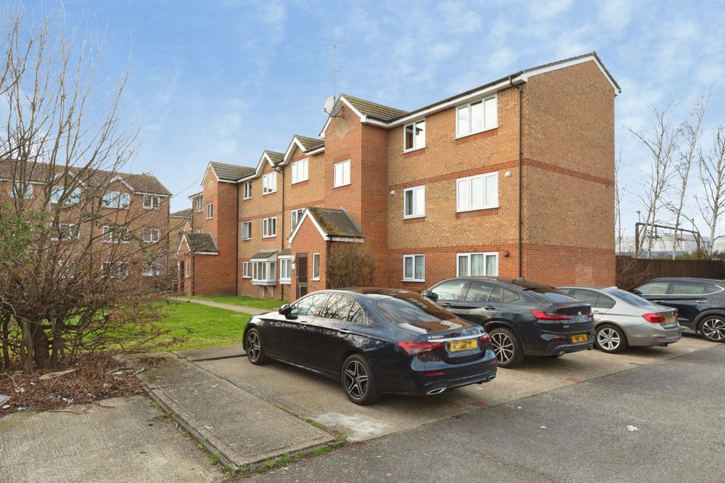 Property photo 2 of 20