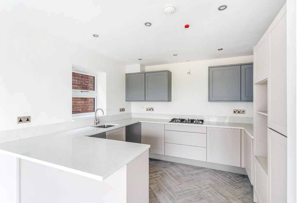 Property photo 2 of 13 3103395