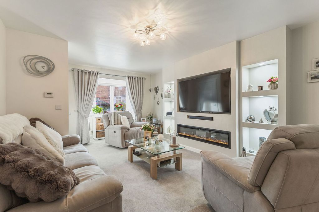 Property photo 3 of 29