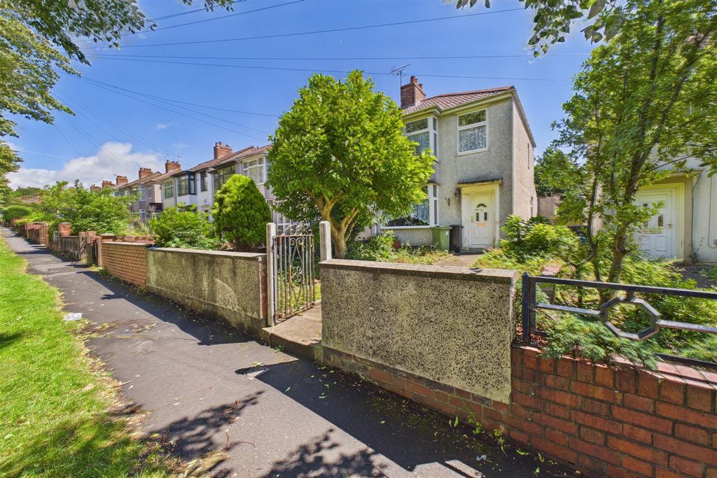 Property photo 2 of 27 87 Kingsway, Kingswood, Bristol Bs15 8Aj | Freehol