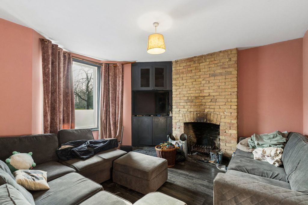 Property photo 2 of 16