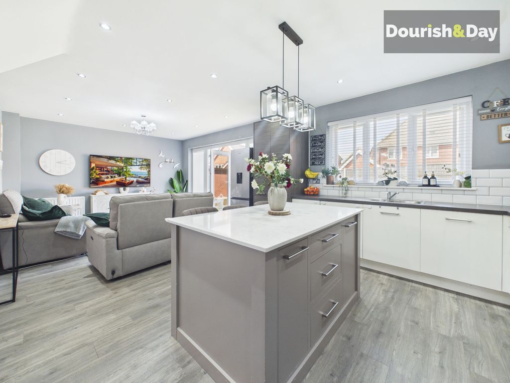 Property photo 2 of 25