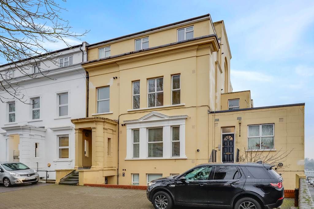 Property photo 1 of 9 15-Bc15Jhhgll - Flat 7, 113 Central Hill - 43-Smal