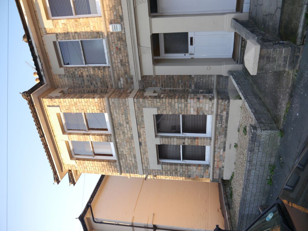 Property photo 1 of 12 1 Room - House Share To Rent Southcote Road, Bournemouth Bh1