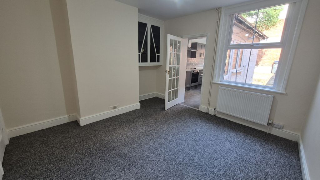 Property photo 3 of 18 Dining Room