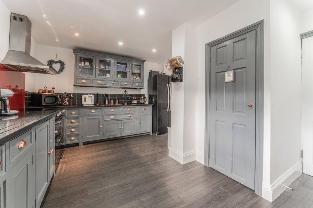 Property photo 3 of 17 5447234