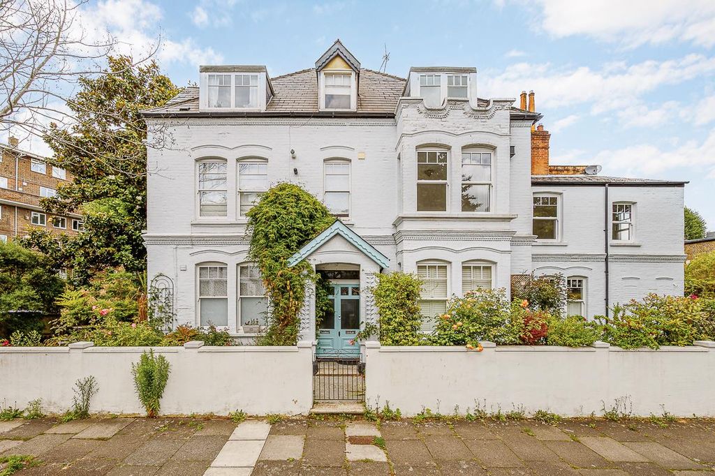 Property photo 1 of 12 Low Res - Flat 3 - 38 Fauconberg Road (1).Jpg