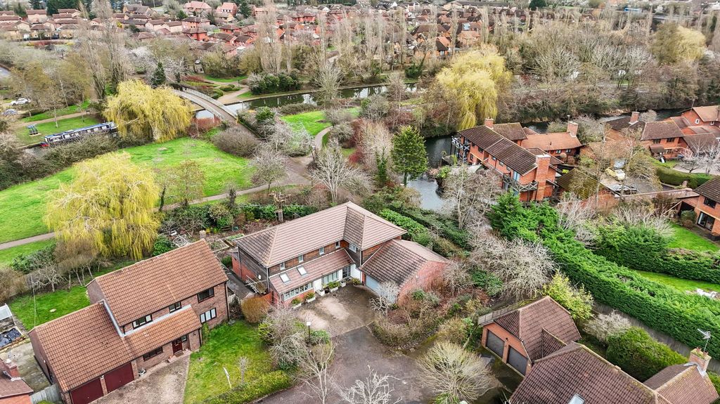 Property photo 1 of 26