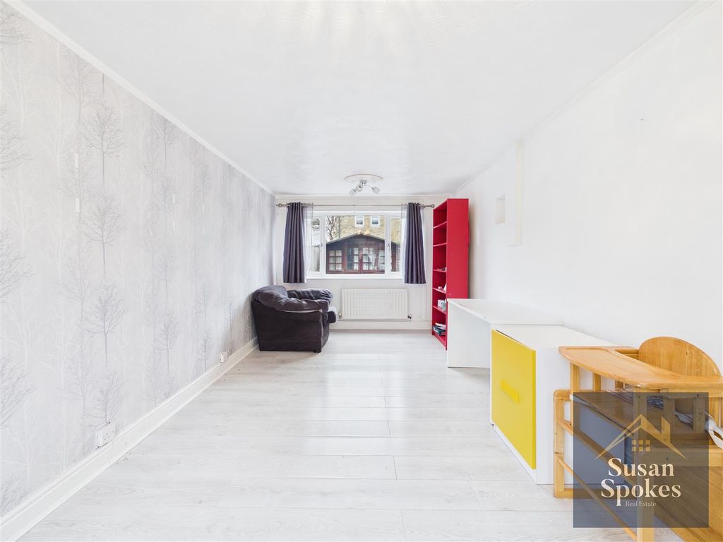 Property photo 2 of 20 Cam01858G0-Pr0201-Still001.Jpg