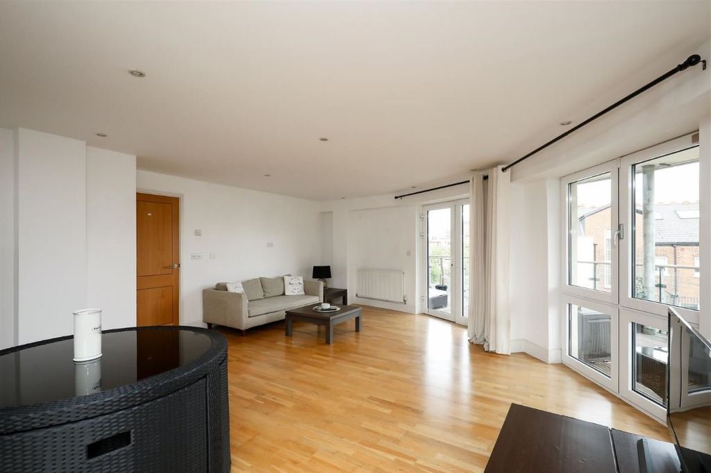 Property photo 3 of 13