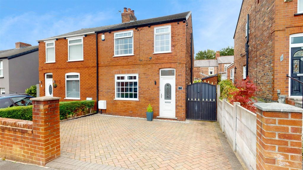 Property photo 1 of 26 Mona Street For Sale