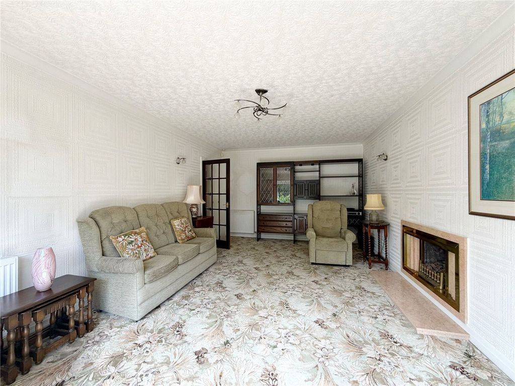 Property photo 2 of 39 Lounge