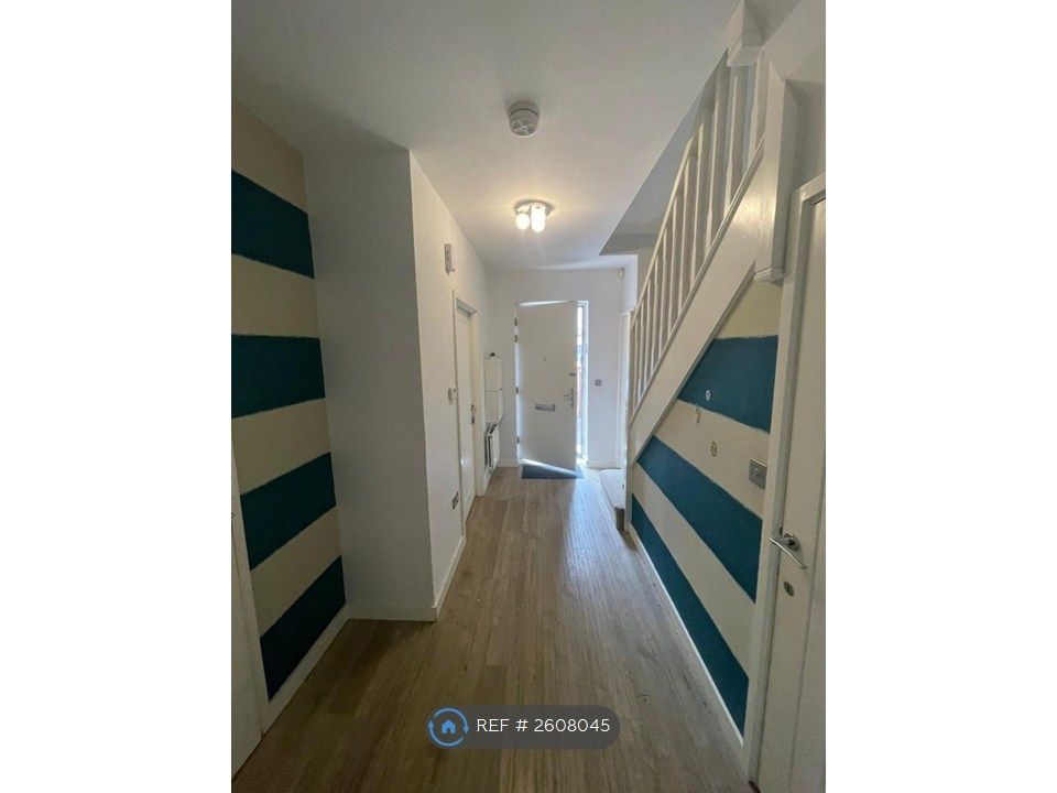 Property photo 2 of 26 Hallway