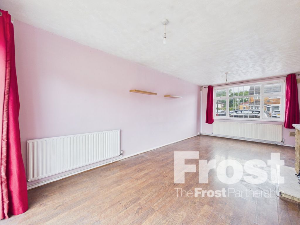 Property photo 3 of 8 Picture No. 11