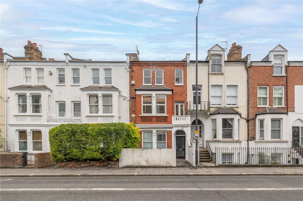 Property photo 3 of 8 Picture No. 11