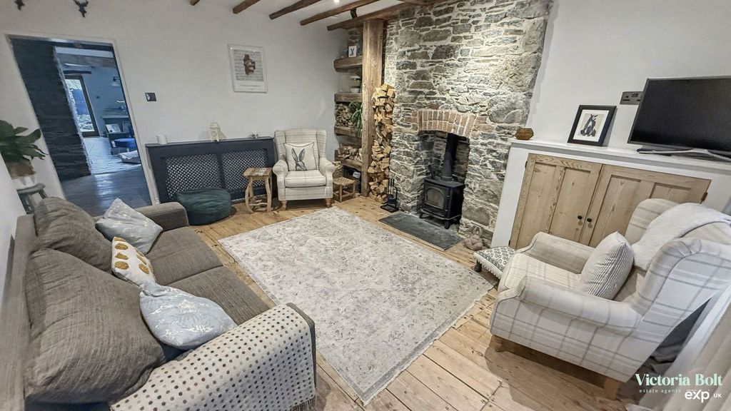 Property photo 3 of 21