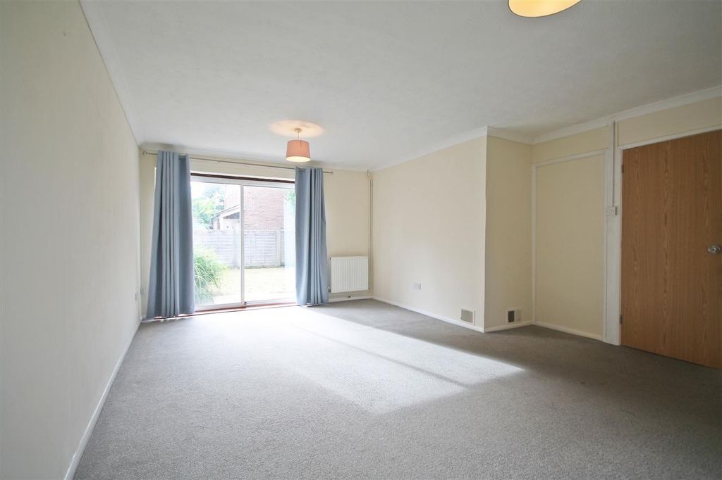 Property photo 3 of 12