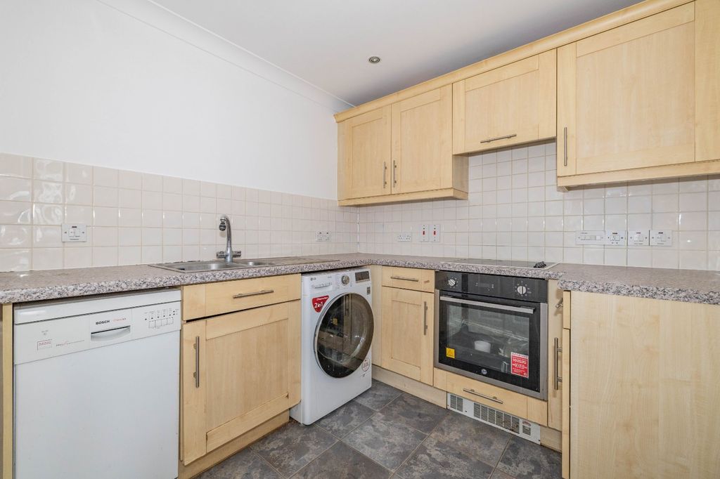 Property photo 3 of 7 Picture 3