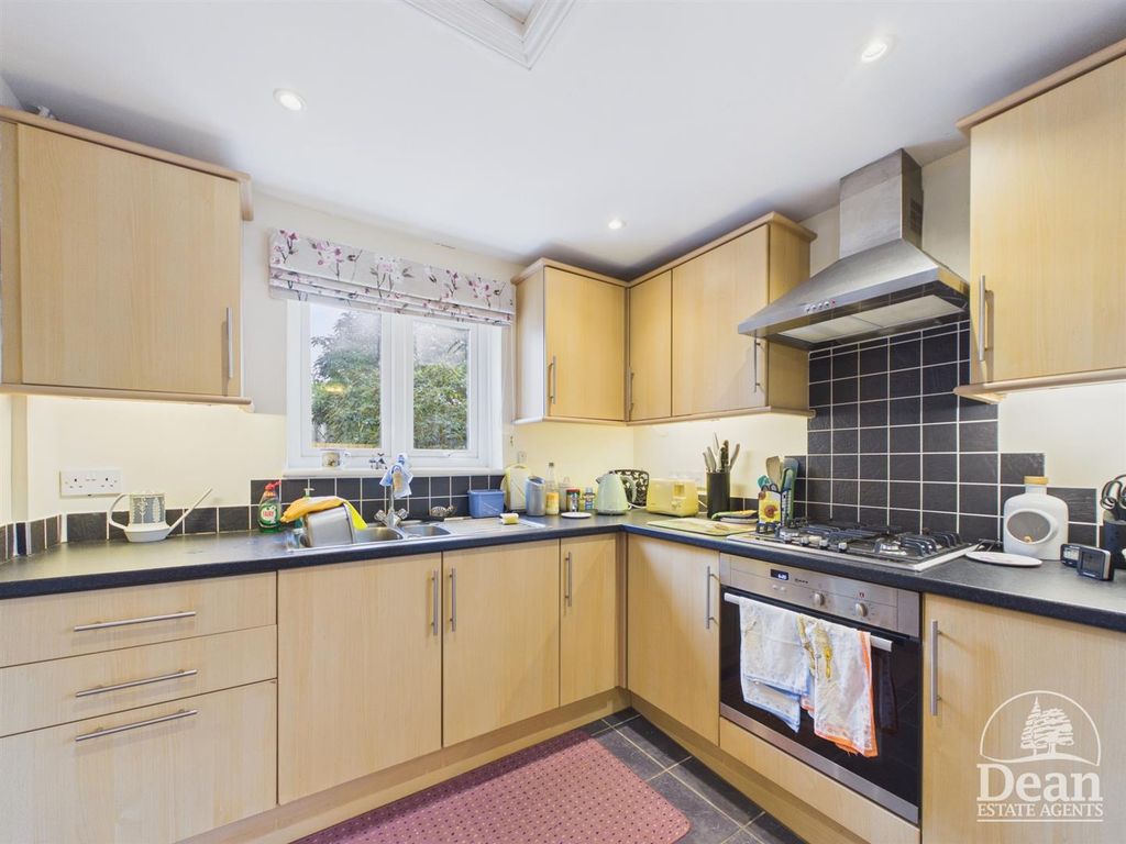 Property photo 2 of 22