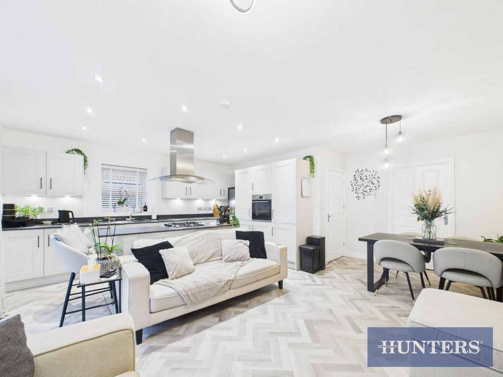 Property photo 2 of 14 Cam01494G0-Pr0483-Still006.Jpg