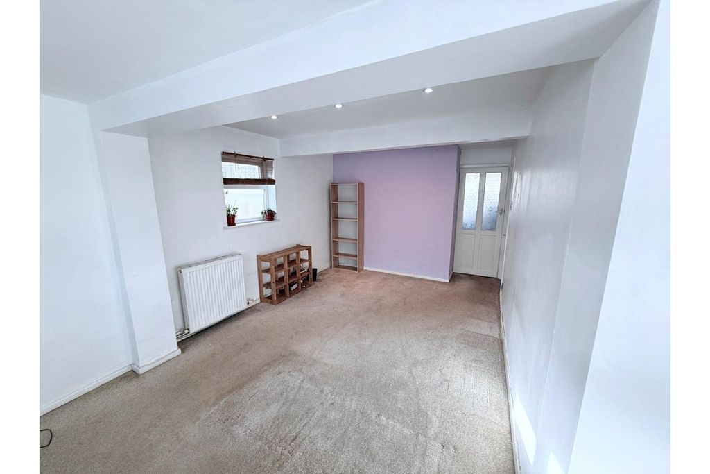 Property photo 3 of 12 Dining Room