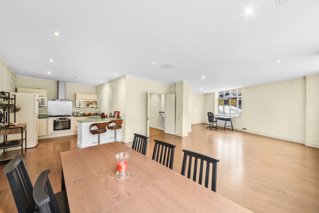 Property photo 2 of 17 Picture No. 19