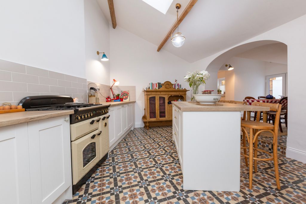 Property photo 3 of 24 Kitchen Breakfast Room