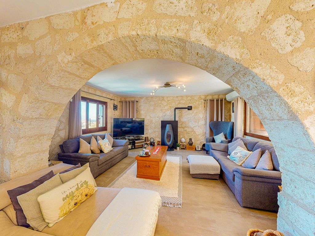 Property photo 2 of 38 2