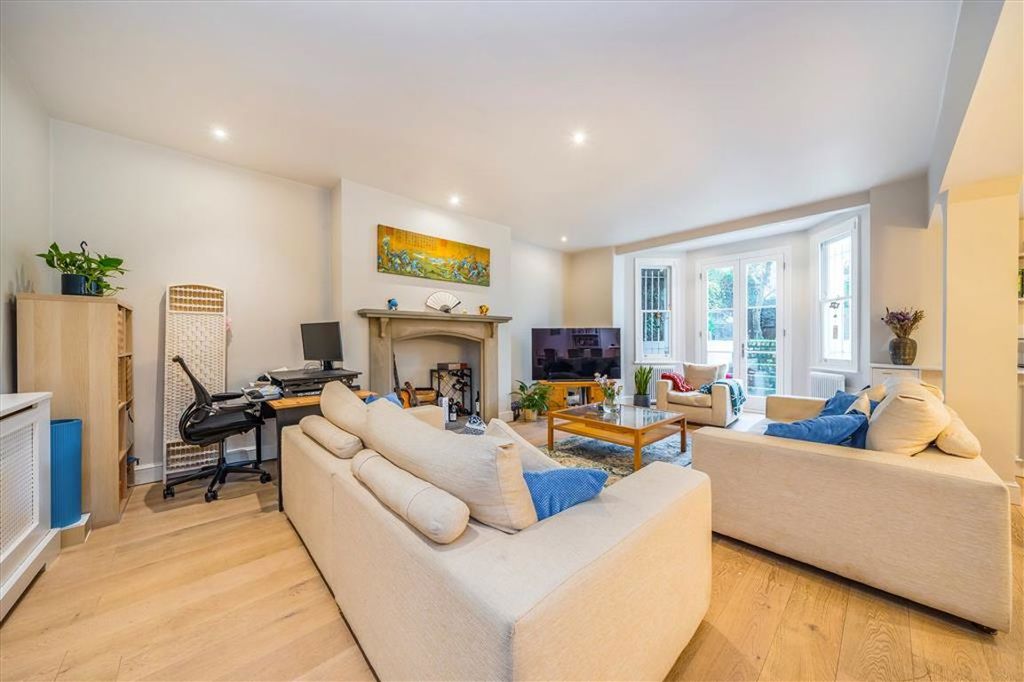 Property photo 2 of 8