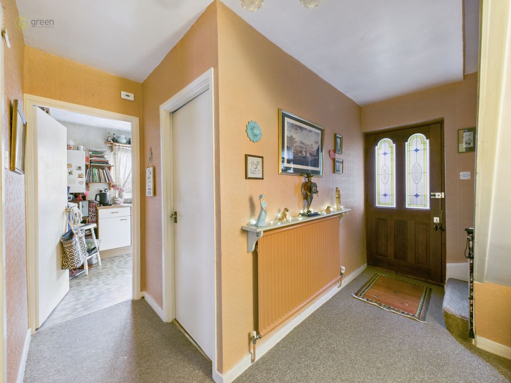 Property photo 2 of 31