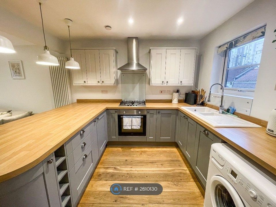 Property photo 2 of 12 Kitchen