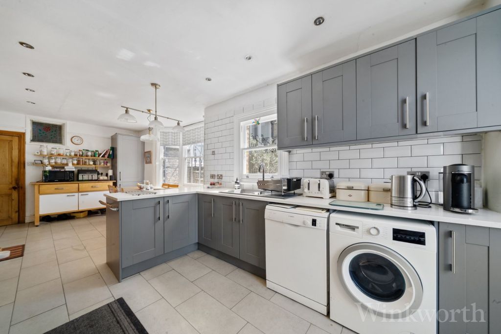 Property photo 3 of 15 Picture No. 11