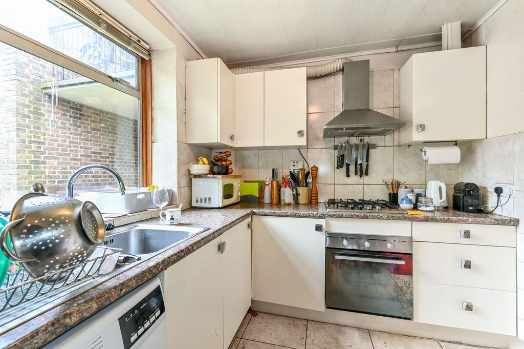 Property photo 3 of 9