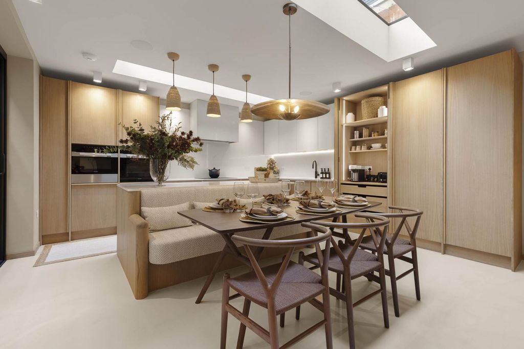 Property photo 3 of 28