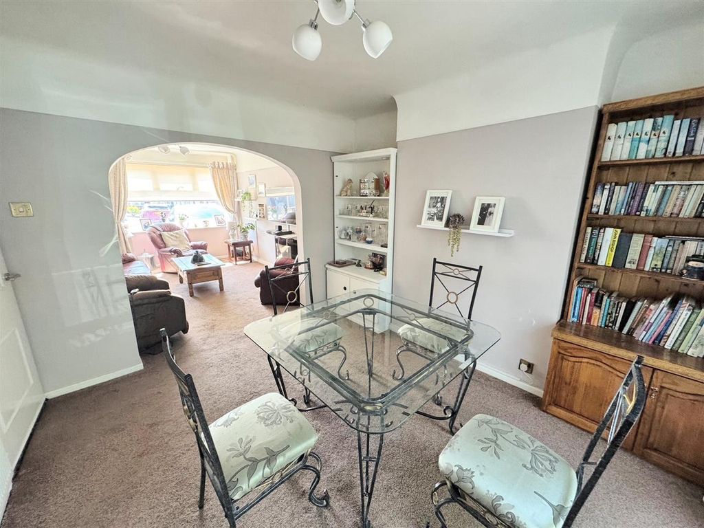 Property photo 3 of 19 Dining Room