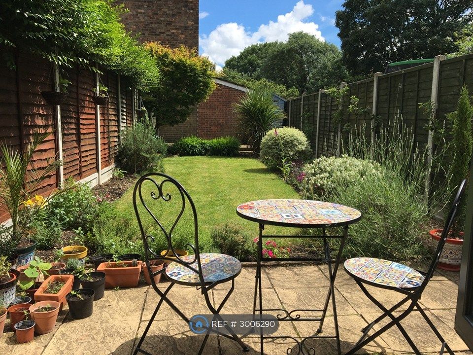 Property photo 2 of 11 Garden
