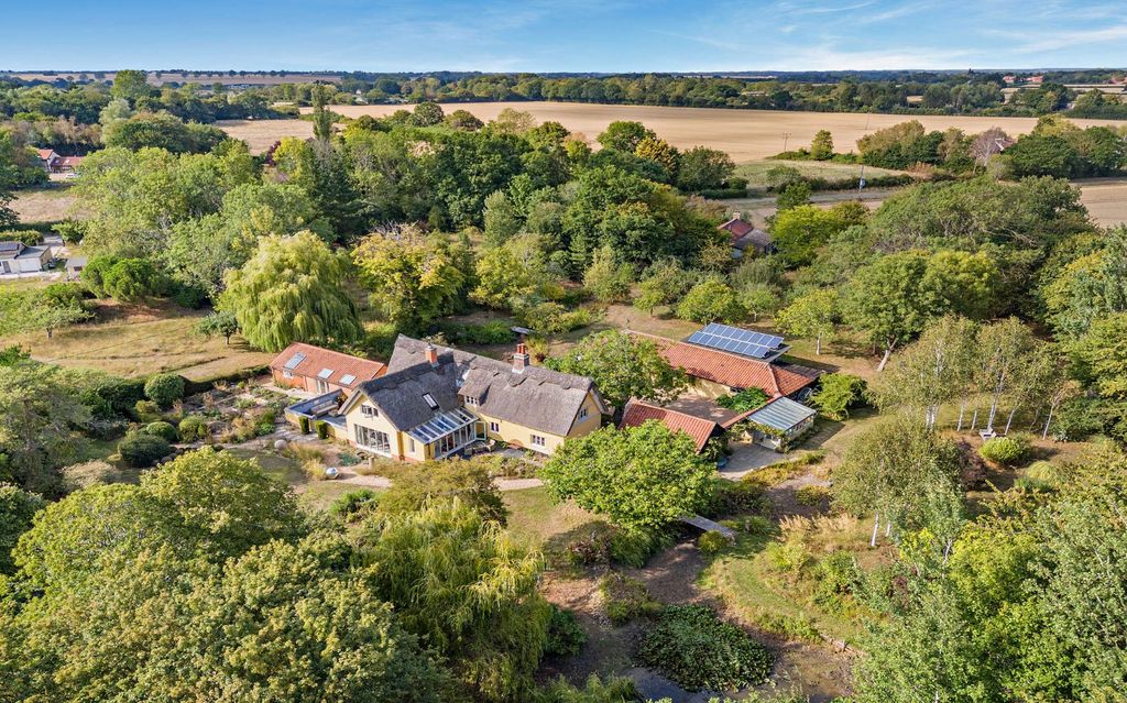 Property photo 1 of 33 Aerial