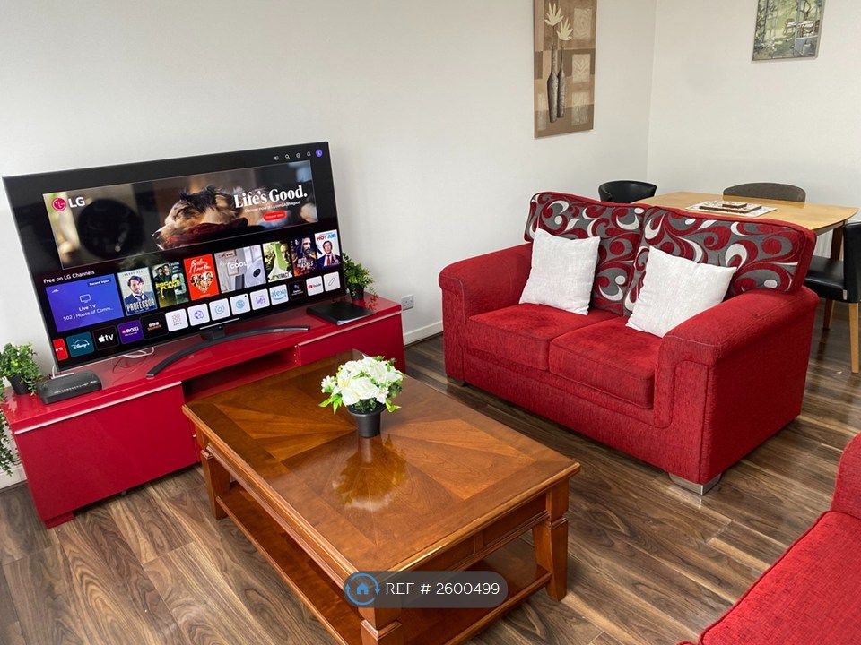 Property photo 1 of 12 Lounge