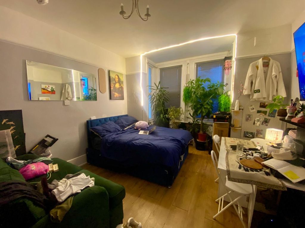 Property photo 1 of 3