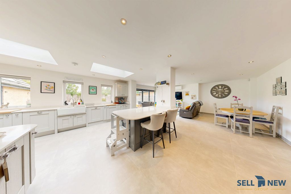 Property photo 2 of 31 Open Plan 