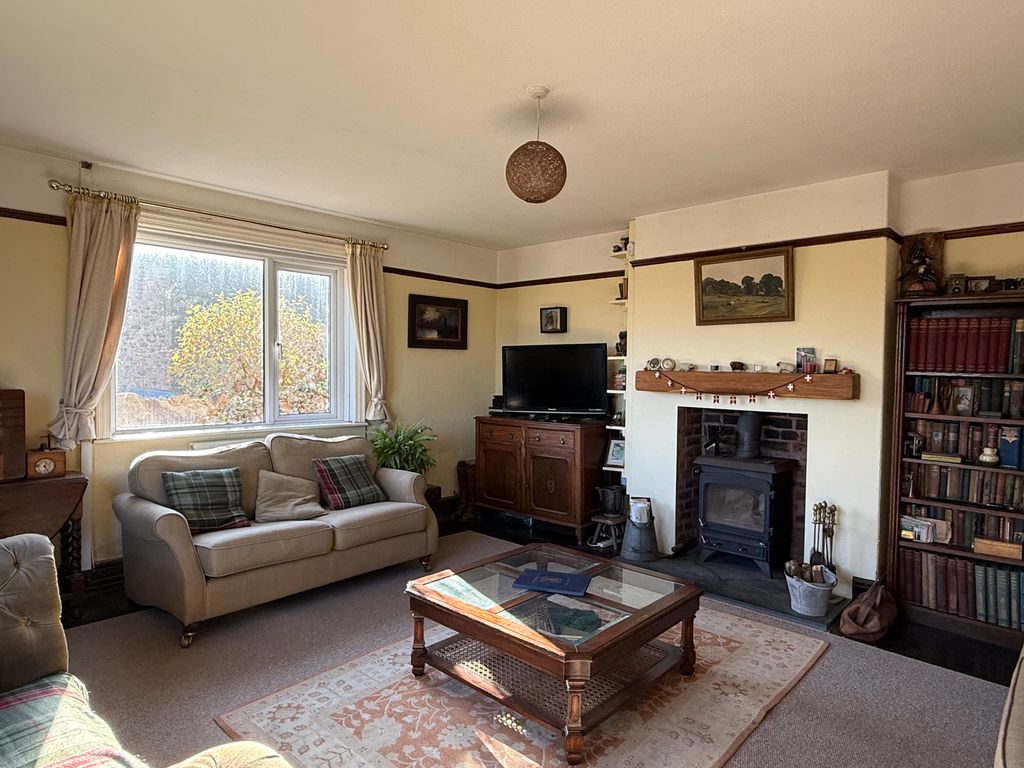 Property photo 3 of 33 Image