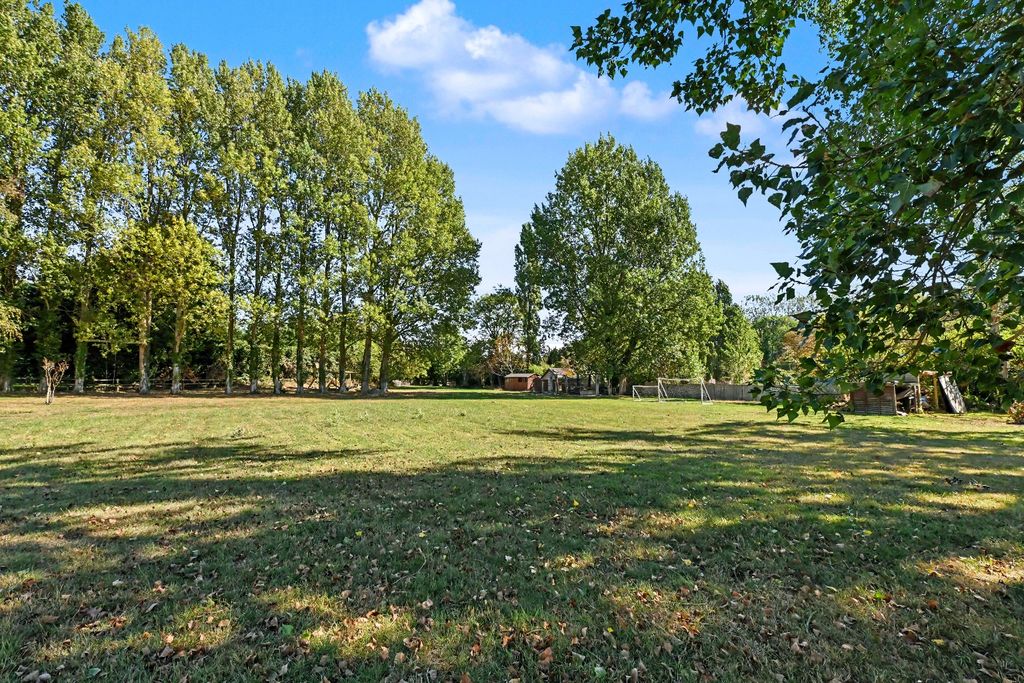 Property photo 2 of 45 4630672