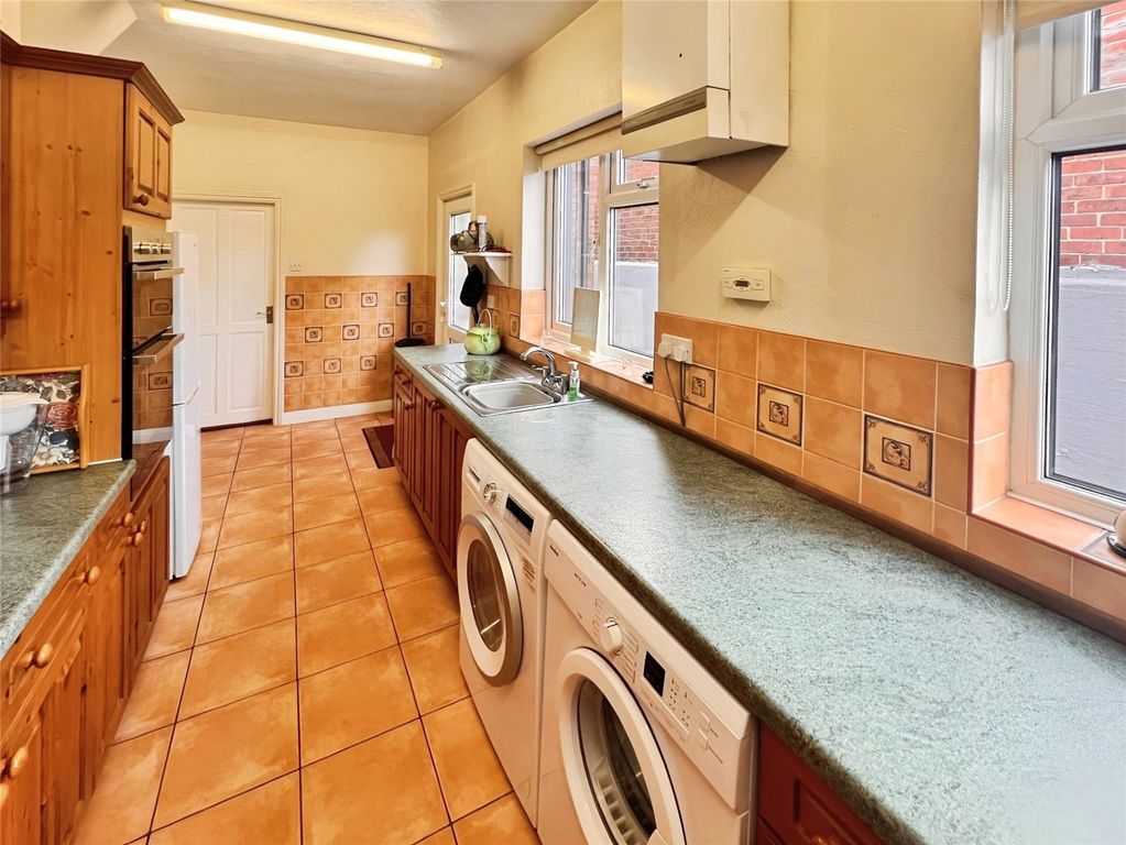 Property photo 3 of 16 Kitchen