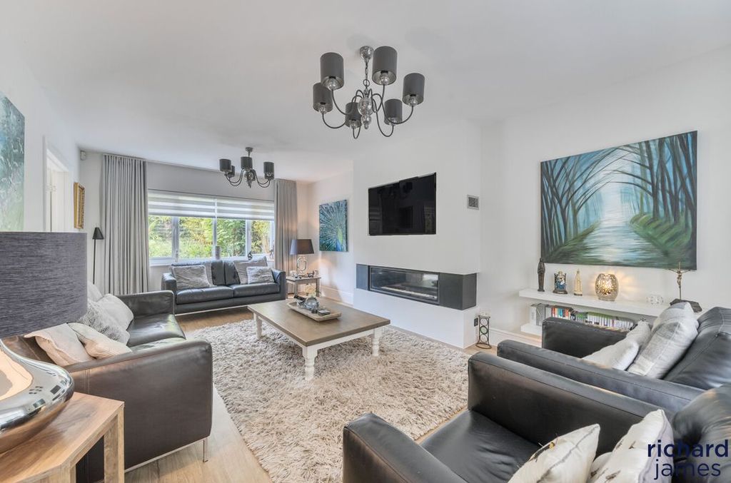 Property photo 2 of 24 F06d113d63614Dcea72383191c9A2E72