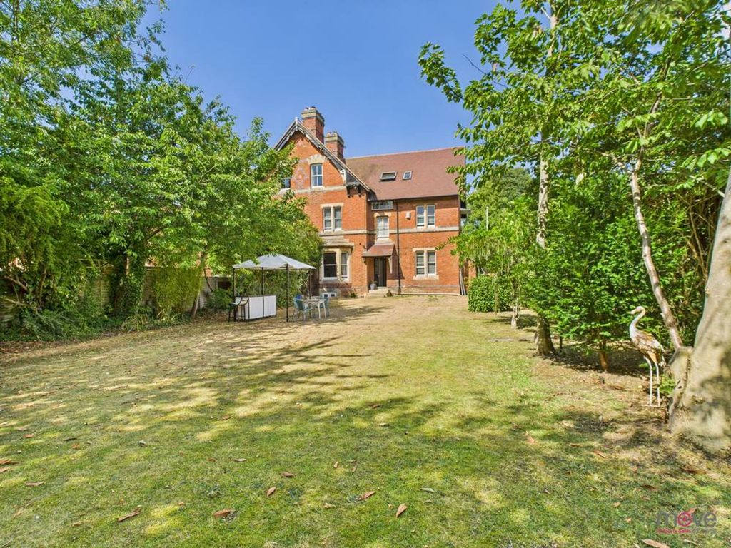 Property photo 1 of 23