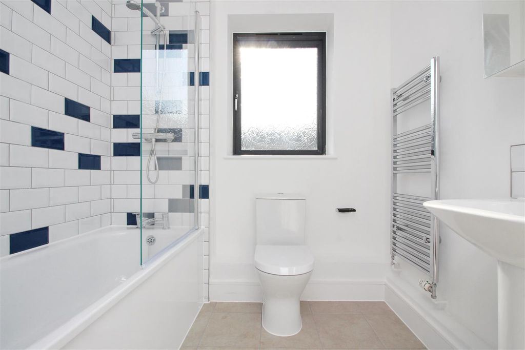 Property photo 3 of 7 Picture 3