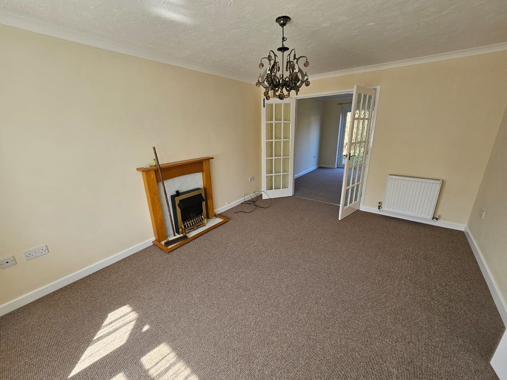 Property photo 2 of 15 Photo 4